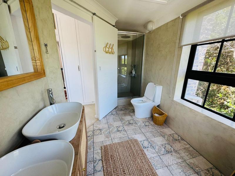 To Let 5 Bedroom Property for Rent in Sandbaai Western Cape